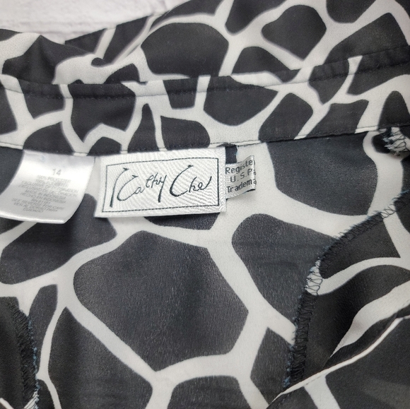 Kathy Che Animal print Button down top - Picture 7 of 12